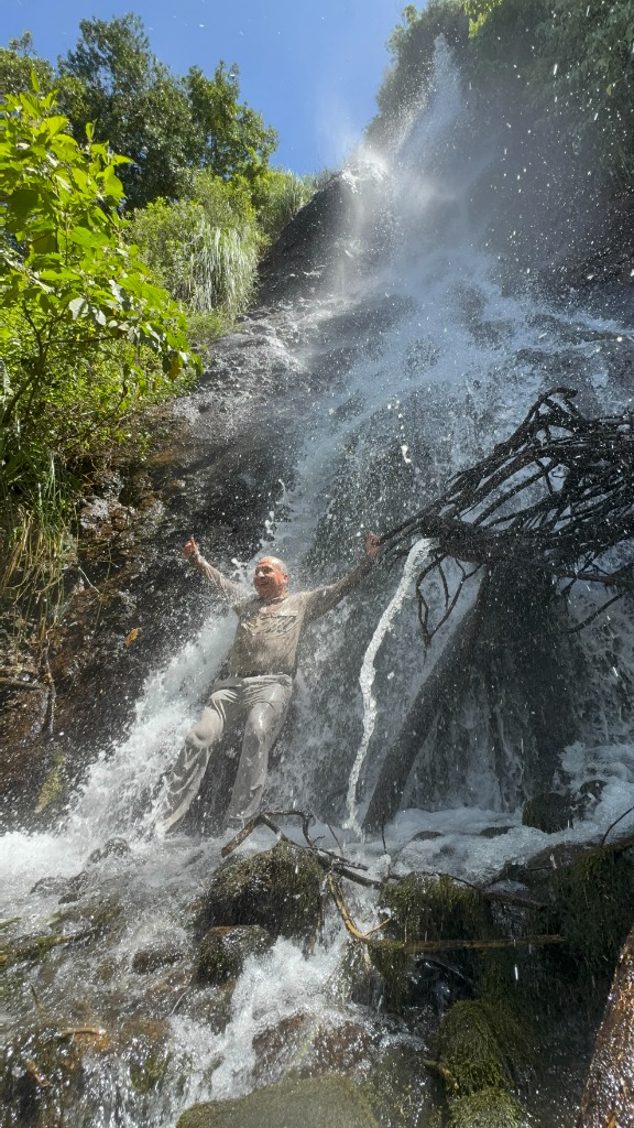 Disfrutando en La Pequeña Cascada